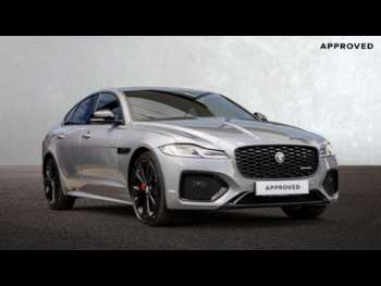 2024 (74) - 2.0 D200 R-Dynamic SE Black 4dr Auto