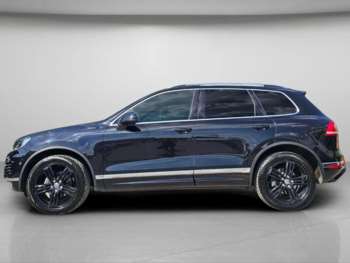 Used Volkswagen Touareg 2015 for sale - 74711080: Photo