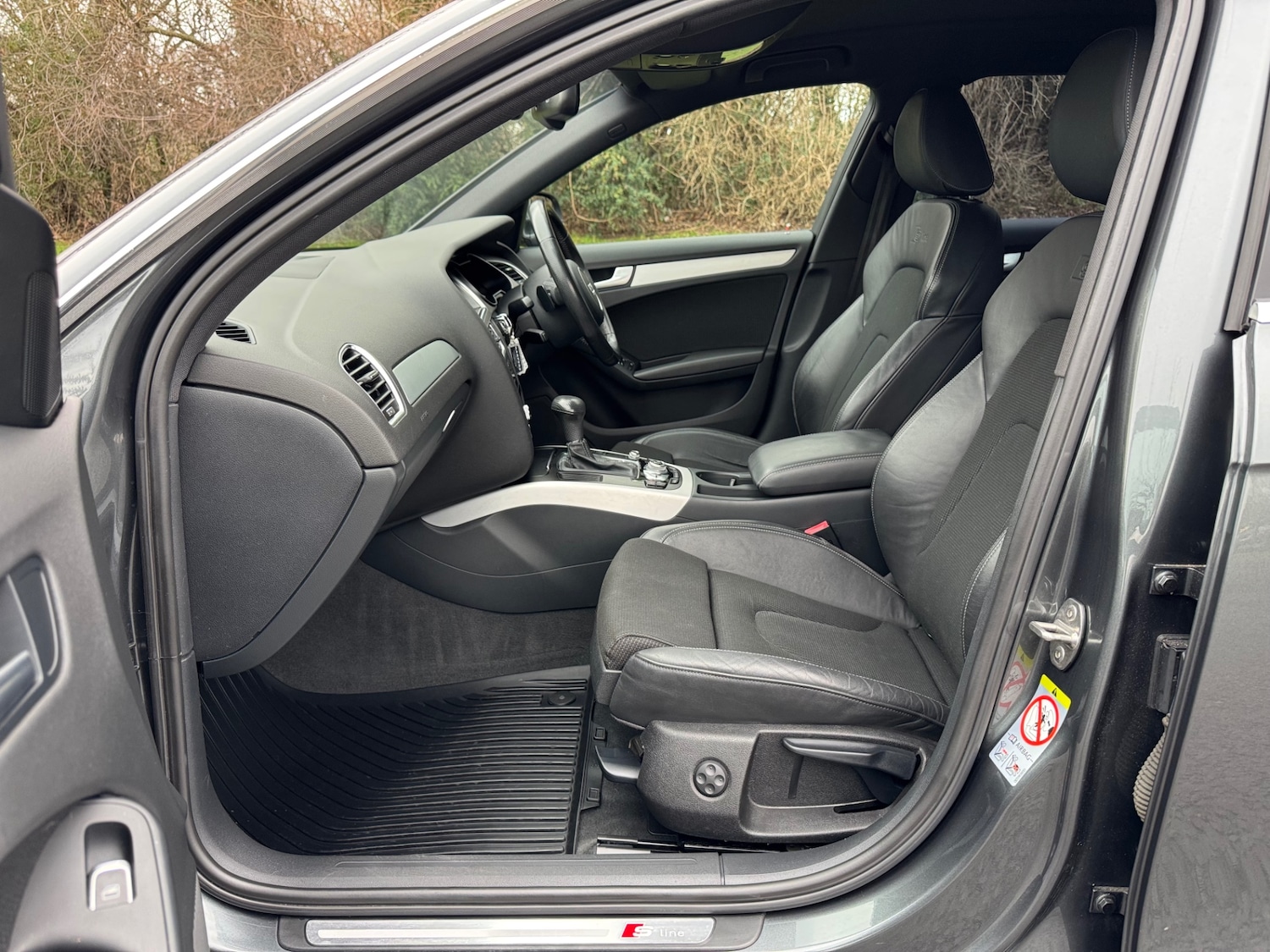 Used Audi A4 2013 for sale - 76982824: Photo 8