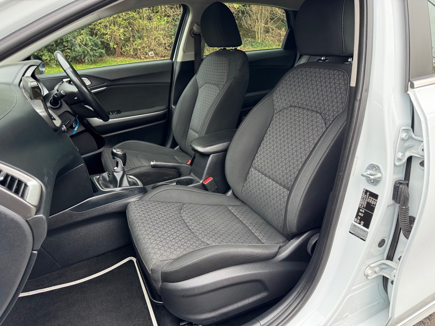 Used Kia Ceed 2019 for sale - 76352690: Photo 9