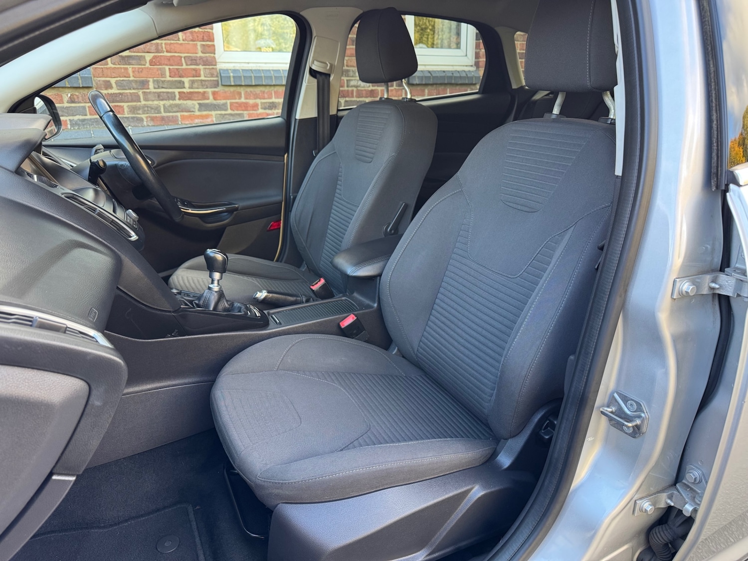 Used Ford Focus 2015 for sale - 76383288: Photo 9