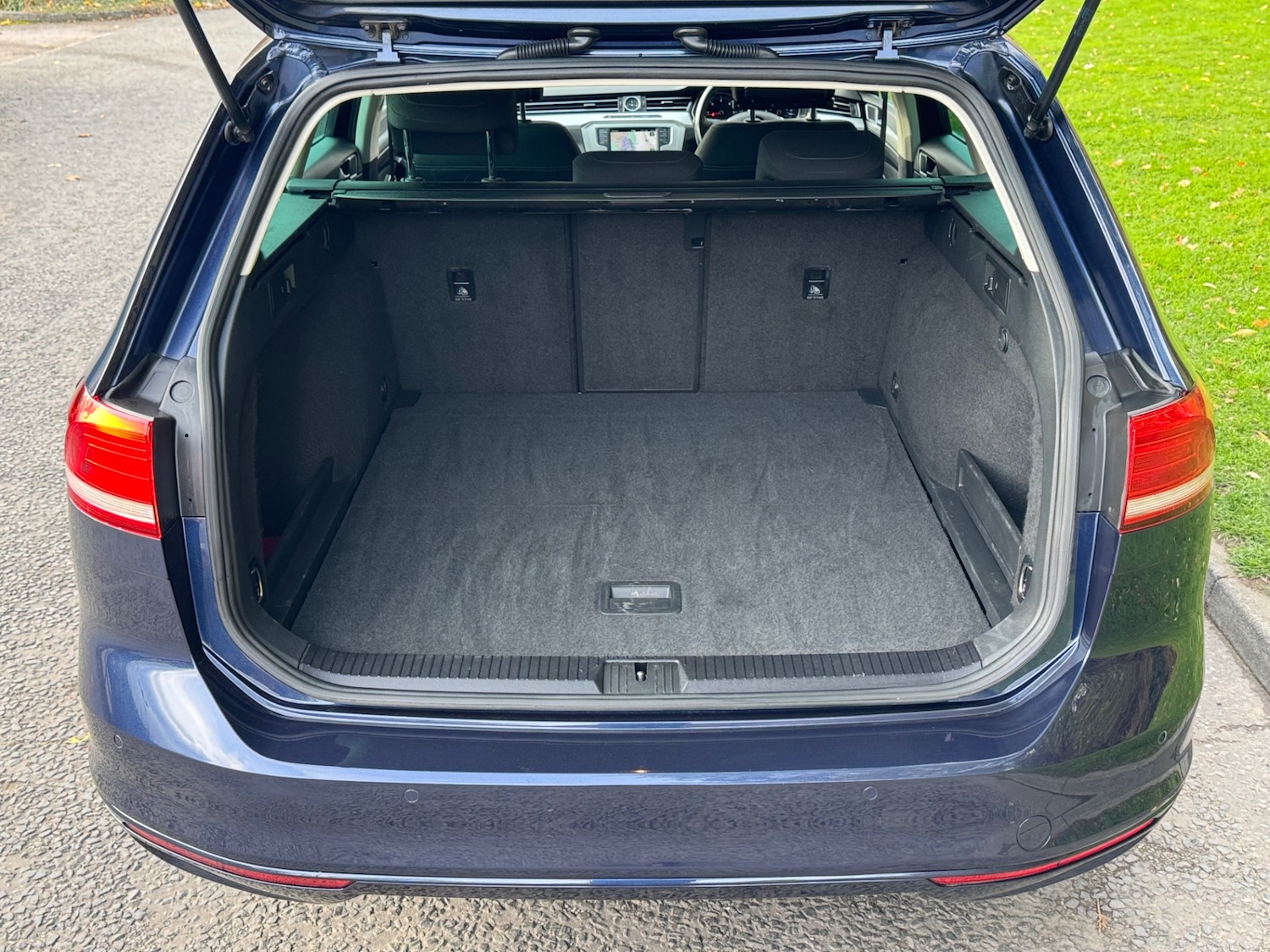 Used Volkswagen Passat 2017 for sale - 76452158: Photo 11