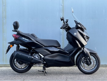 Used Yamaha XMAX 300 TECH MAX 2023 for sale - bike-77581413: Photo