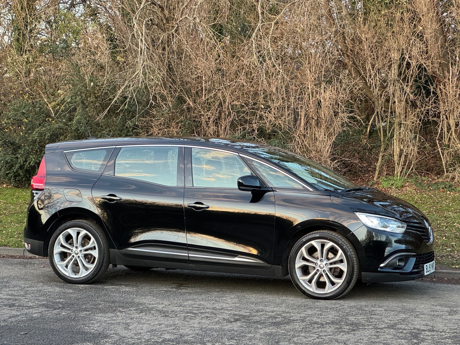 Used Renault Grand Scenic 2019 for sale - 76780529: Photo 1