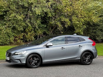 Used Volvo V40 2017 for sale - 79868546: Photo