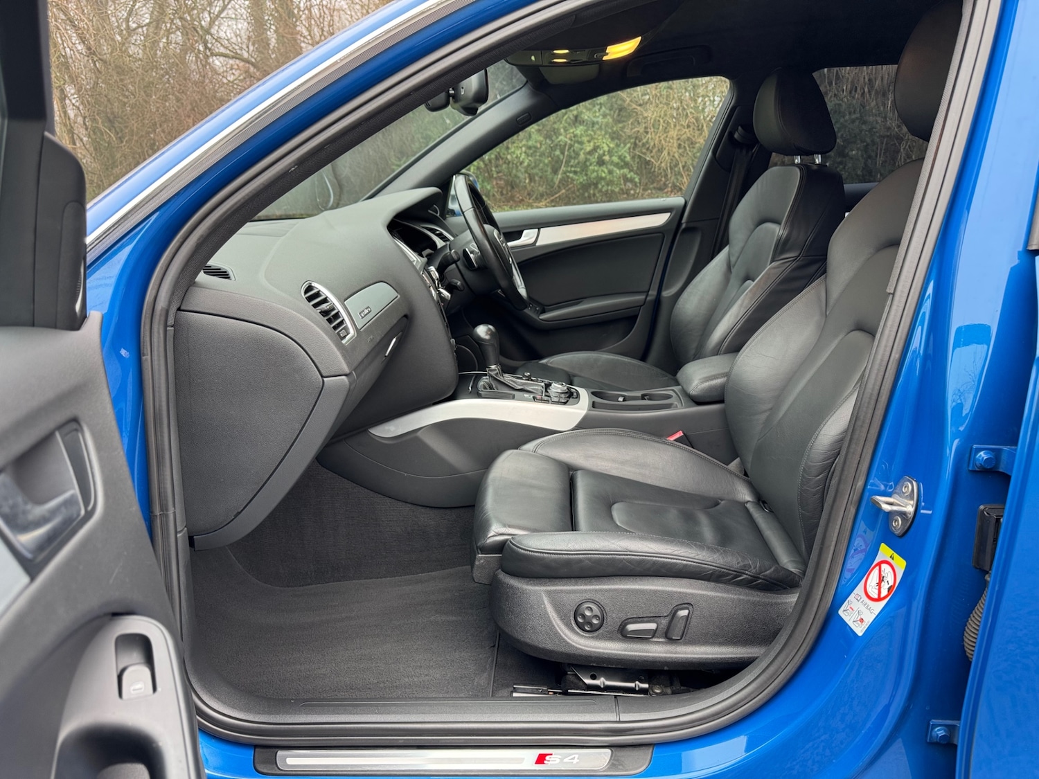 Used Audi A4 2011 for sale - 77352213: Photo 8