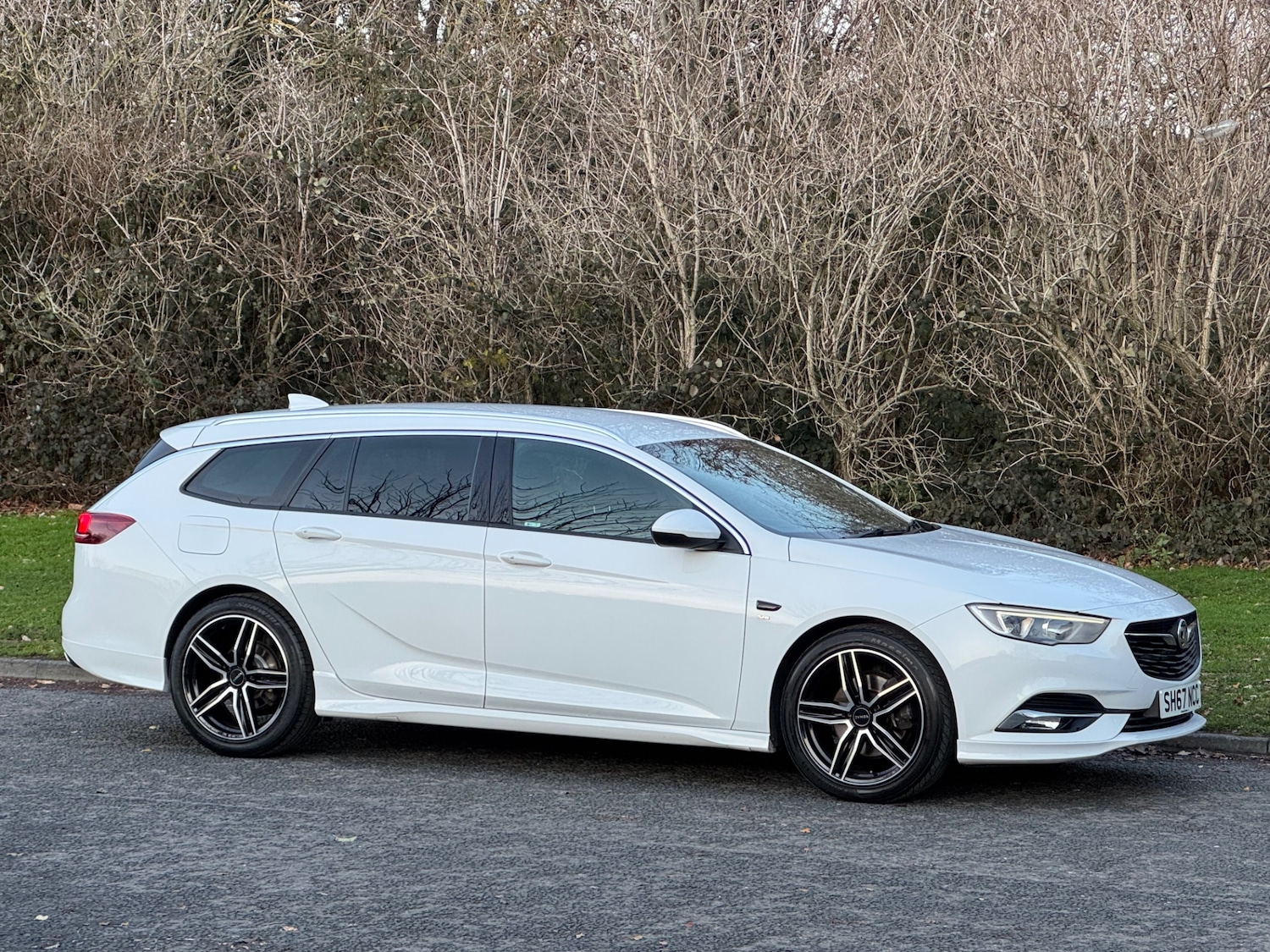 Used Vauxhall Insignia 2017 for sale - 76861684: Photo 1