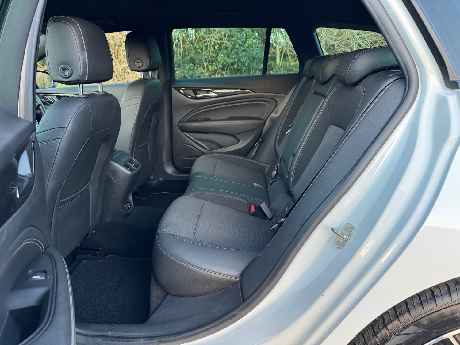 Used Vauxhall Insignia 2017 for sale - 76861684: Photo 10