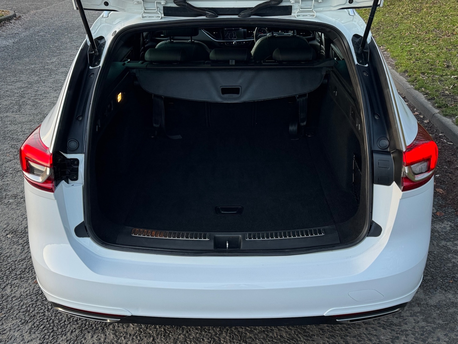 Used Vauxhall Insignia 2017 for sale - 76861684: Photo 12