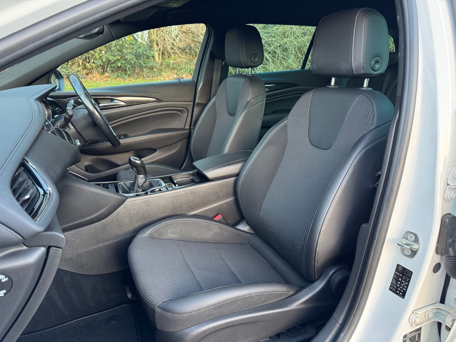 Used Vauxhall Insignia 2017 for sale - 76861684: Photo 9