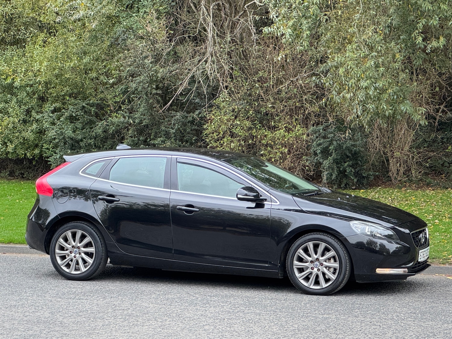 Used Volvo V40 2013 for sale - 76289660: Photo 1