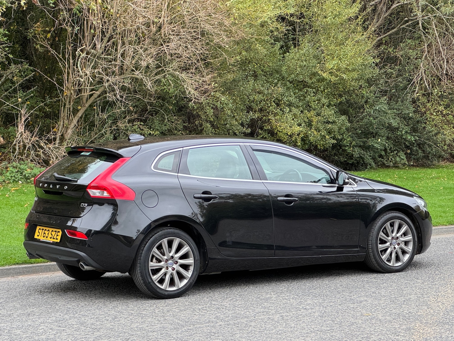 Used Volvo V40 2013 for sale - 76289660: Photo 3