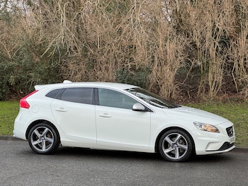 Used Volvo V40 2015 for sale - 77261252: Photo