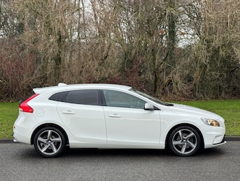 Used Volvo V40 2015 for sale - 77261252: Photo