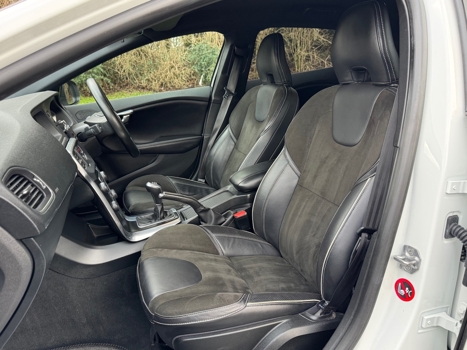 Used Volvo V40 2015 for sale - 77261252: Photo 9