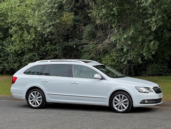 Used Skoda Superb 2015 for sale - 79557013: Photo