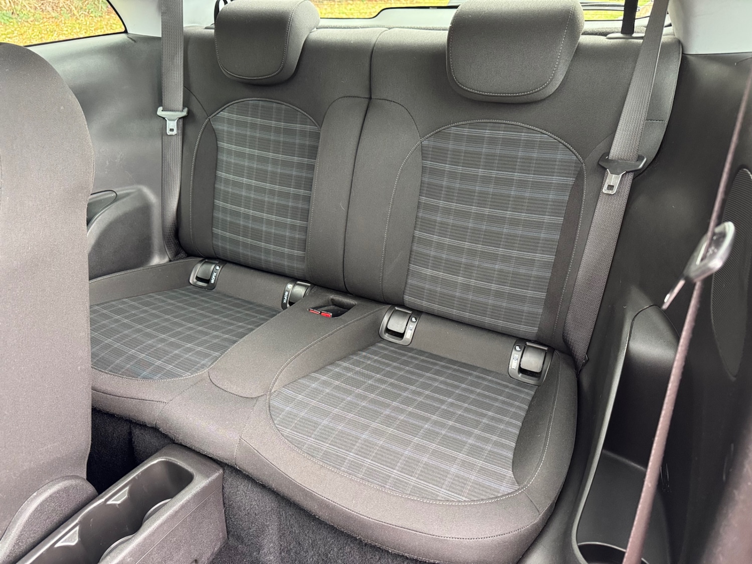 Used Vauxhall ADAM 2015 for sale - 76638929: Photo 10