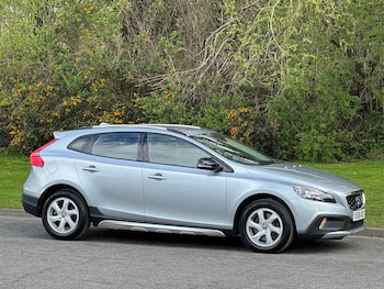 Used Volvo V40 2016 for sale - 78251078: Photo