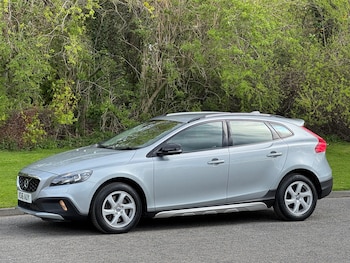 Used Volvo V40 2016 for sale - 78251078: Photo