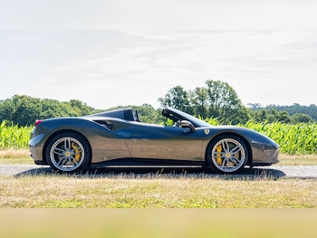Used Ferrari 488 2019 for sale - 79479431: Photo