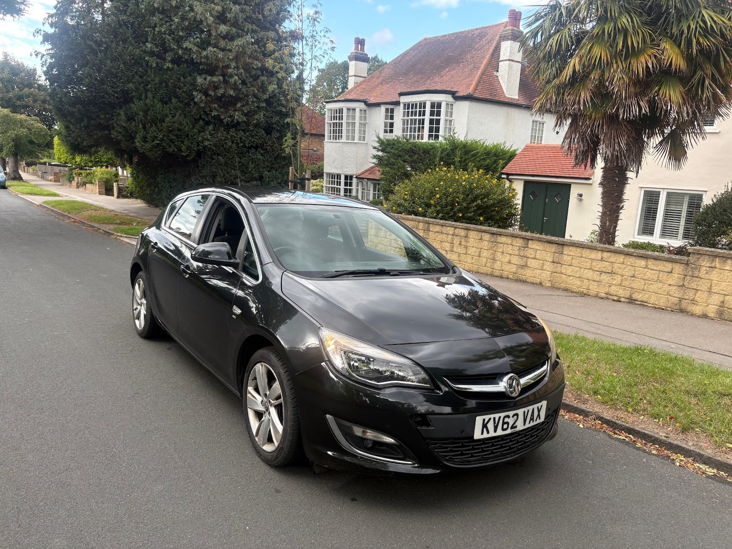 Used Vauxhall Astra 2012 for sale - 76594684: Photo 2