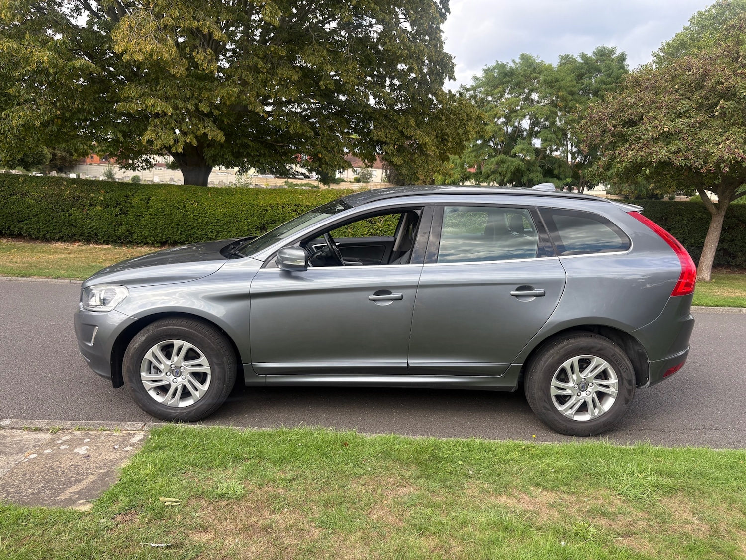 Used Volvo XC60 2017 for sale - 76594690: Photo 4