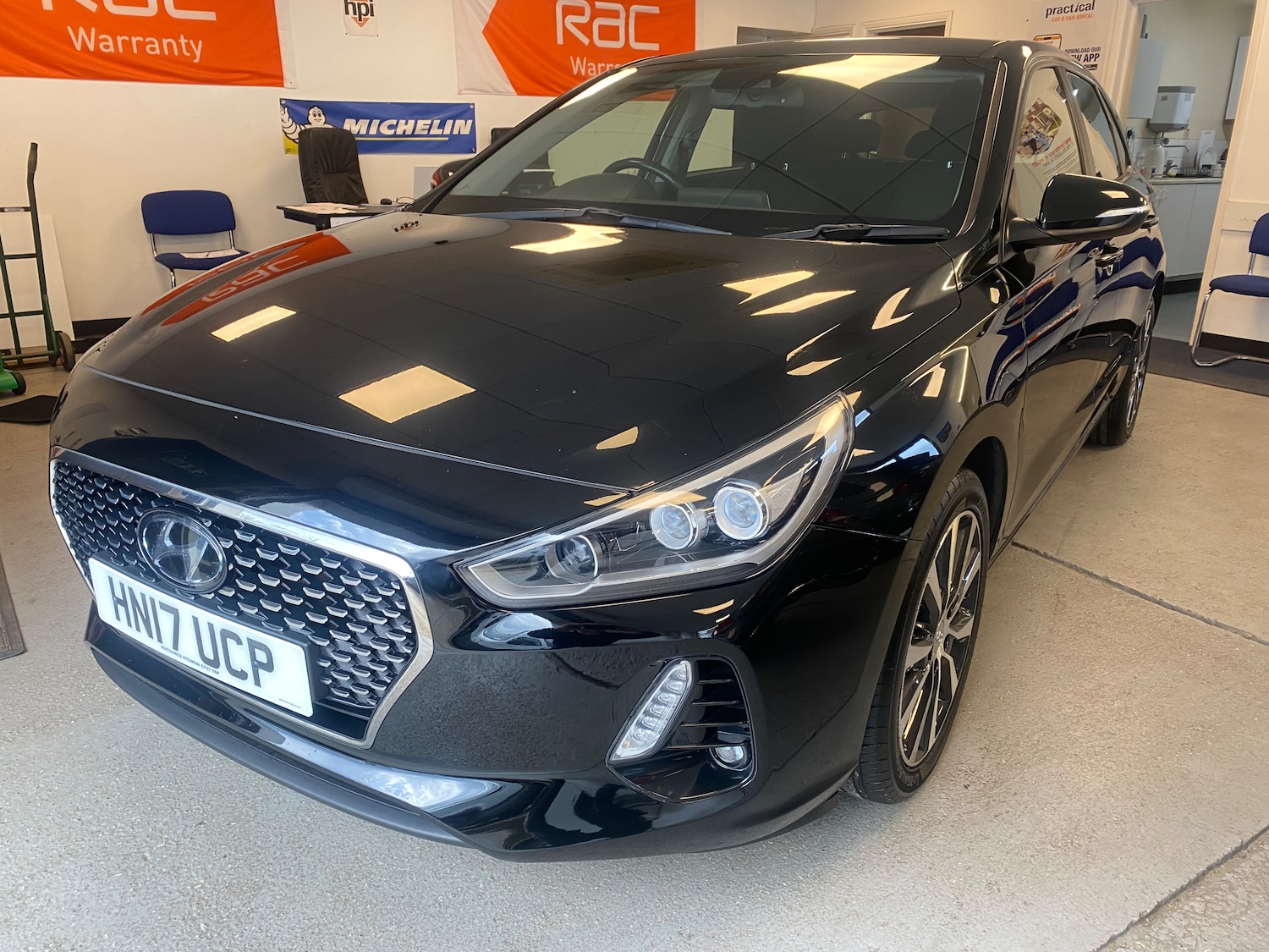 Used Hyundai i30 2017 for sale - 76477491: Photo 2