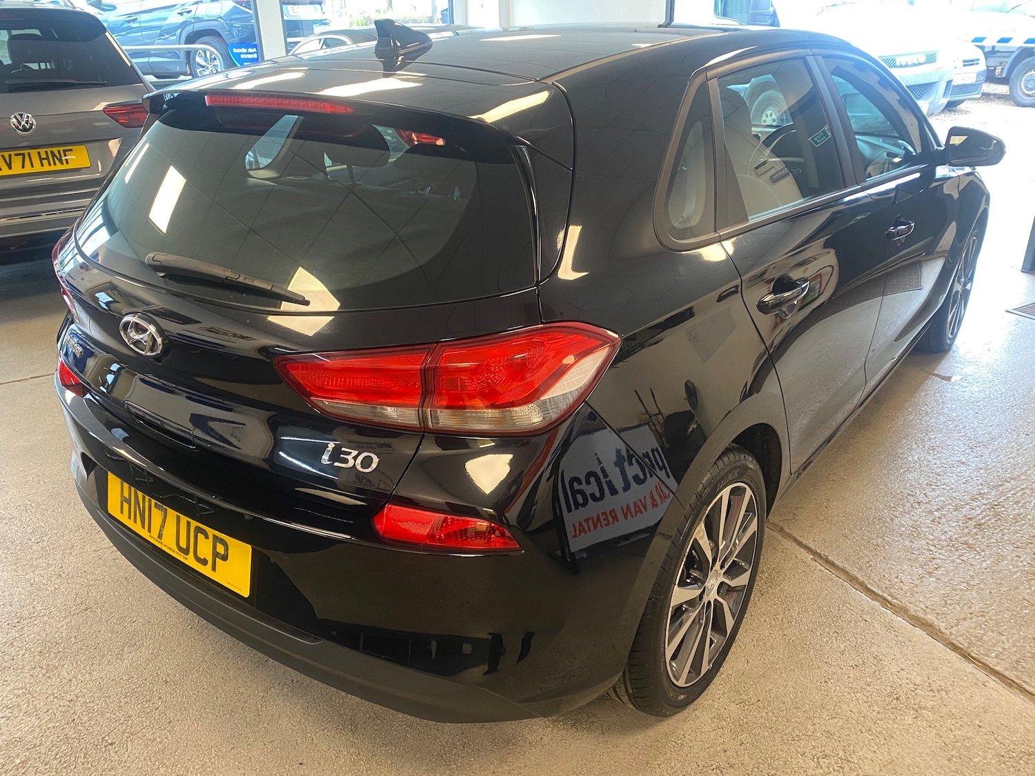 Used Hyundai i30 2017 for sale - 76477491: Photo 3