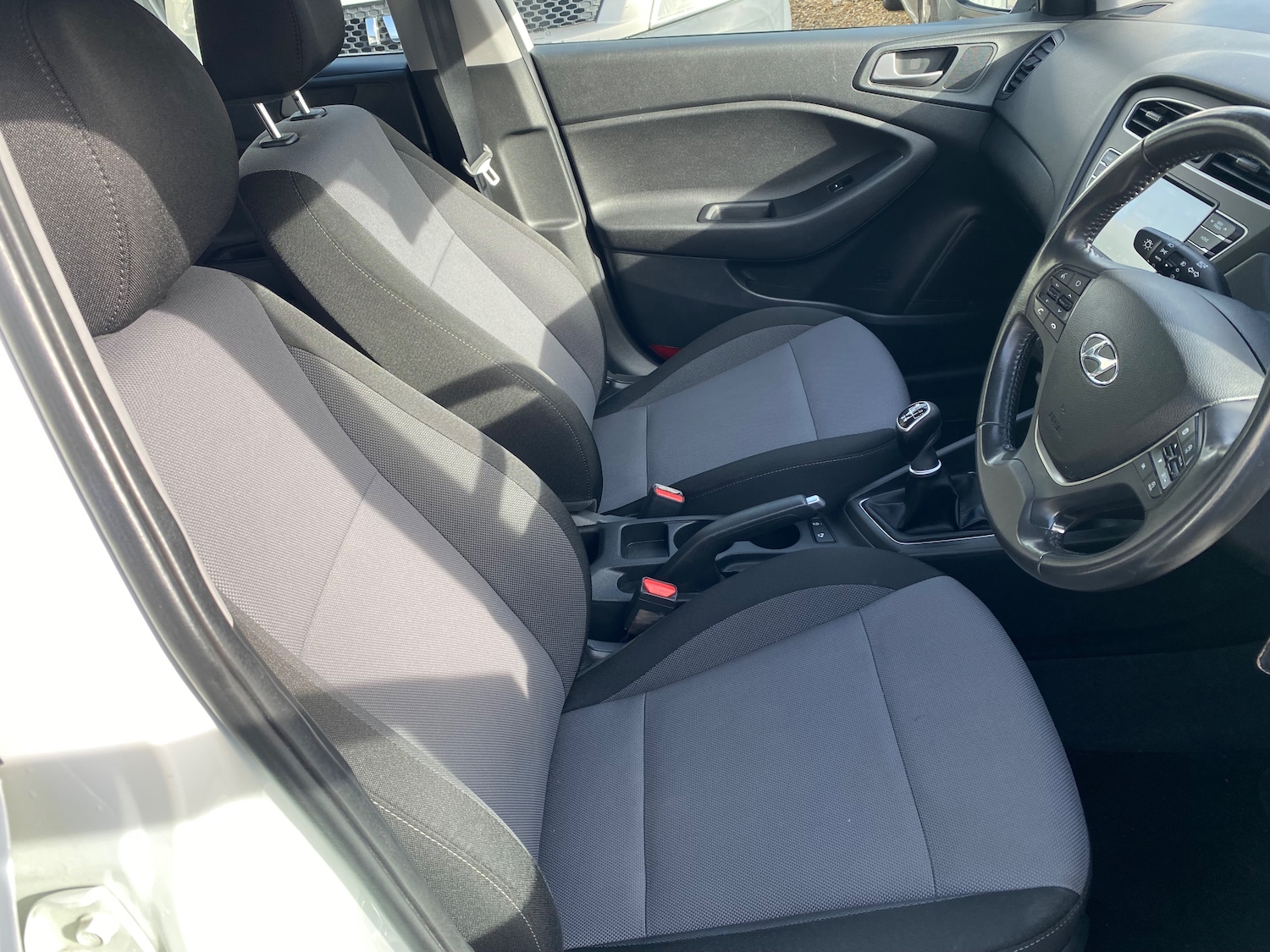 Used Hyundai i20 2019 for sale - 76961844: Photo 14