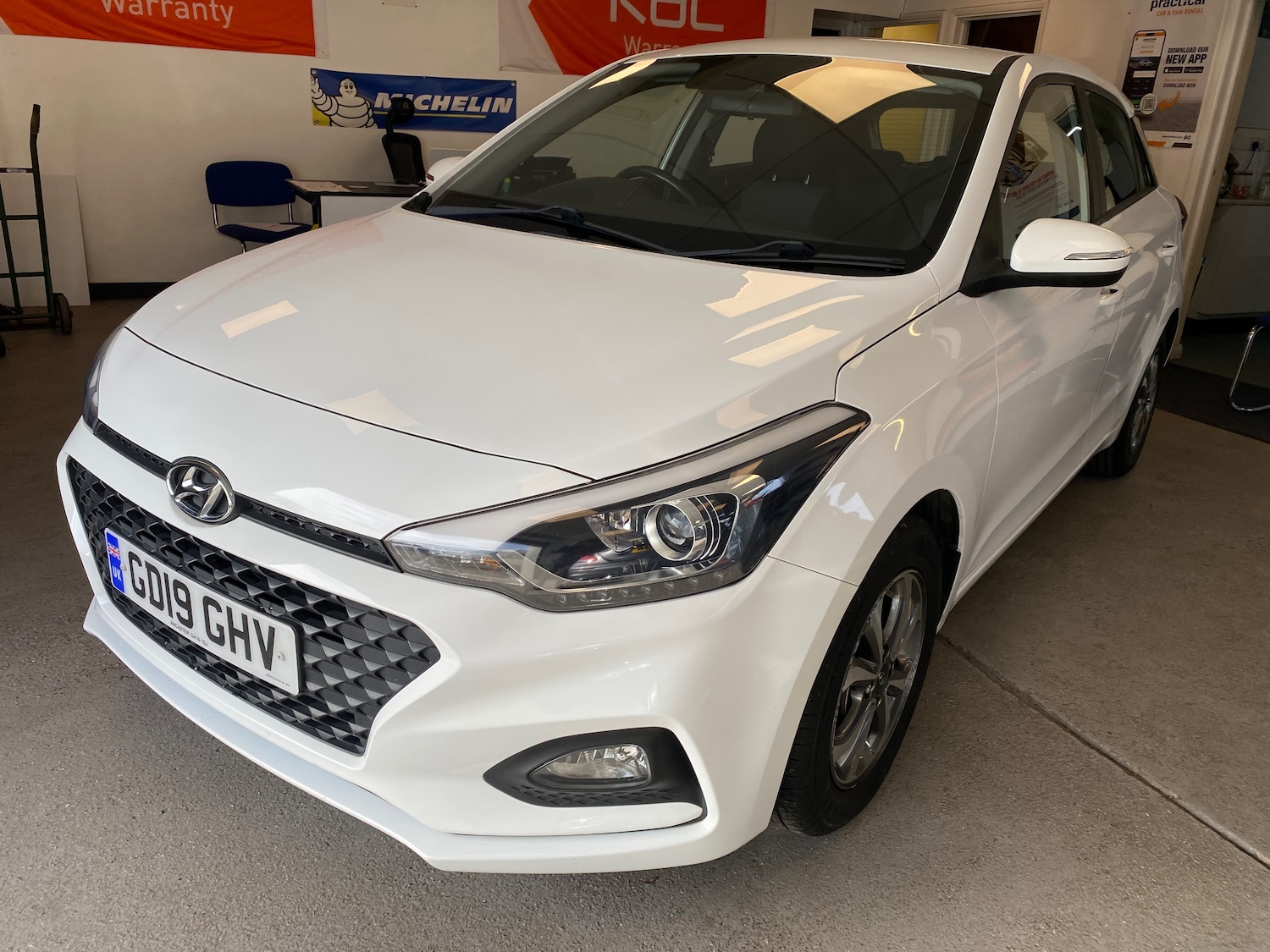 Used Hyundai i20 2019 for sale - 76961844: Photo 2