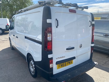Used Vauxhall Vivaro 2018 for sale - 78242297: Photo