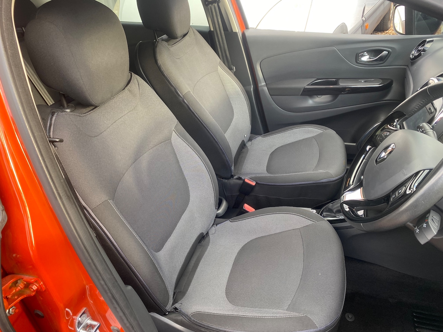 Used Renault Captur 2015 for sale - 77259070: Photo 16