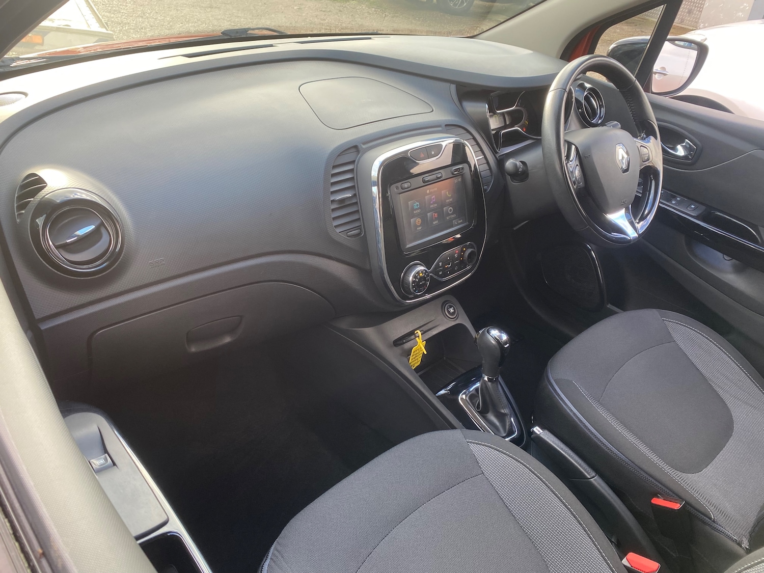 Used Renault Captur 2015 for sale - 77259070: Photo 19