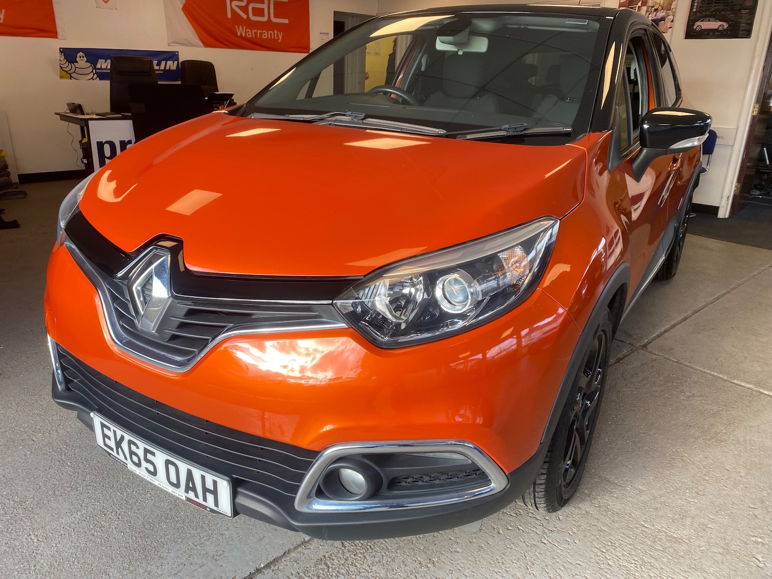 Used Renault Captur 2015 for sale - 77259070: Photo 2