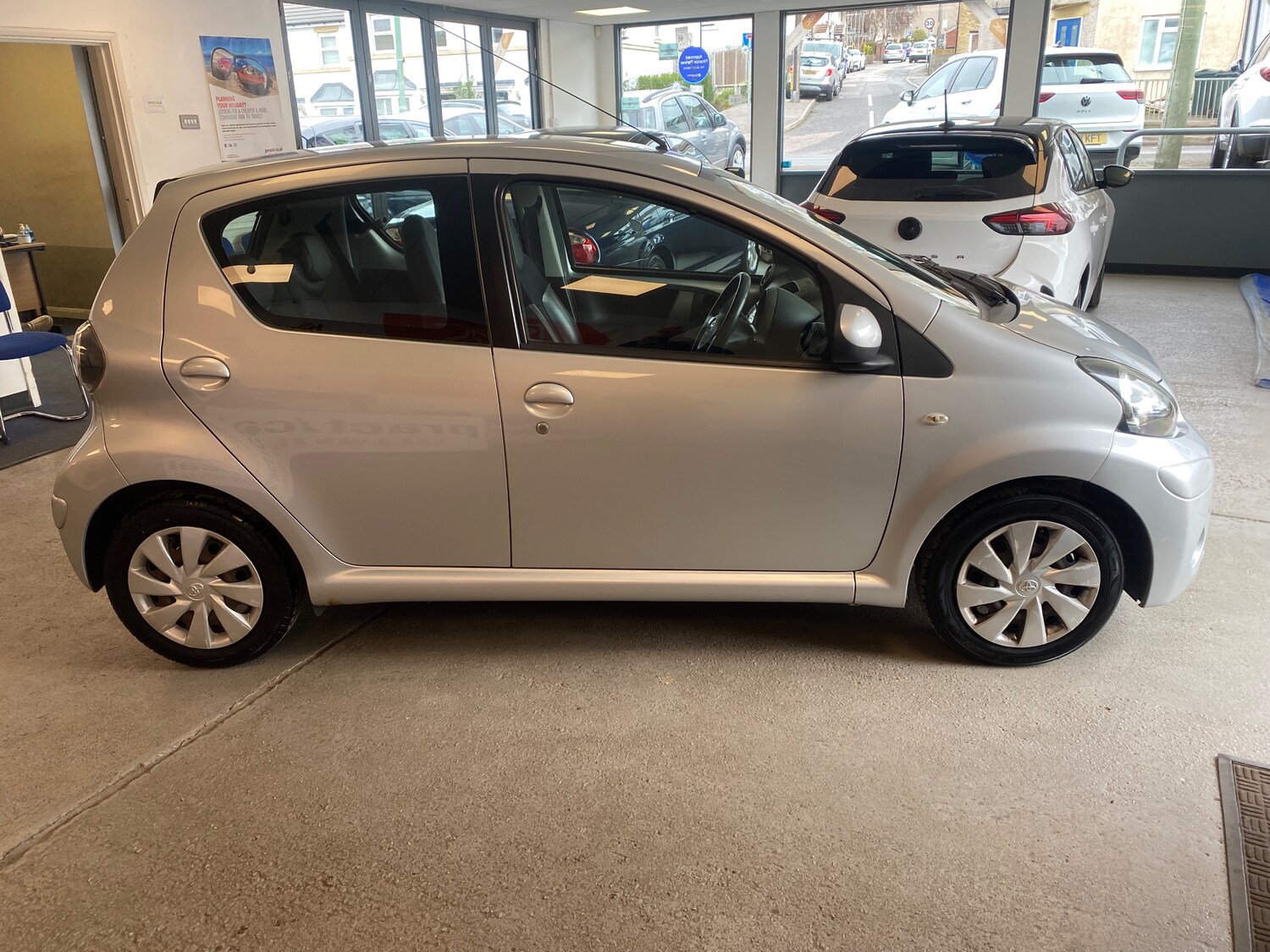 Used Toyota AYGO 2012 for sale - 78003591: Photo 9