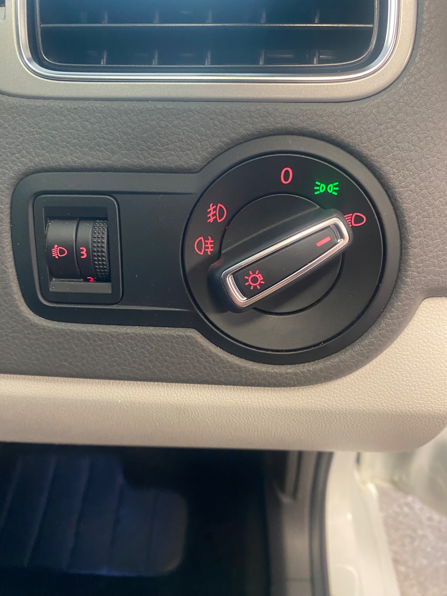 Used Volkswagen Polo 2017 for sale - 77002050: Photo 24