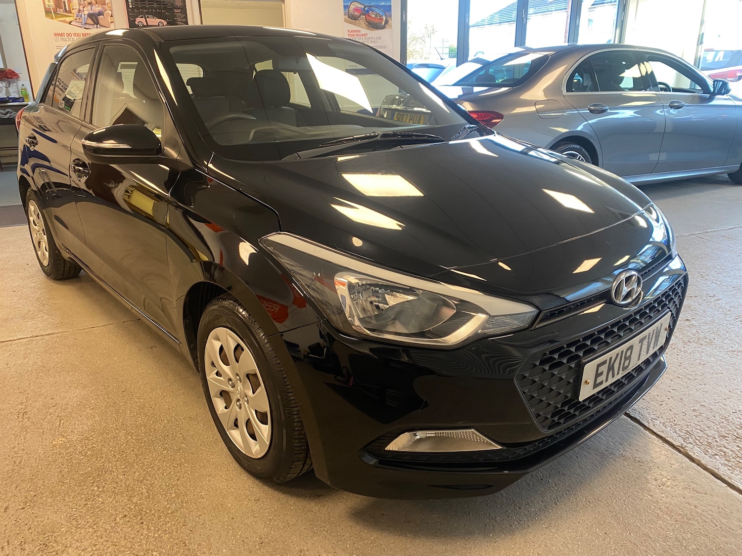 Used Hyundai i20 2018 for sale - 77002051: Photo 1