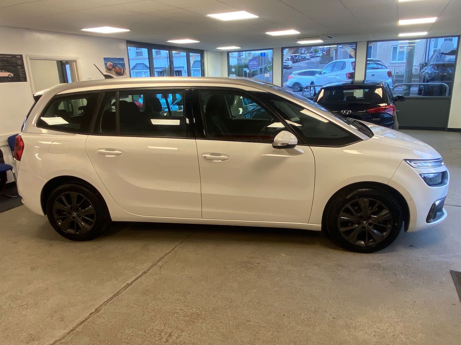 Used Citroen C4 Grand Picasso 2017 for sale - 77045766: Photo 9