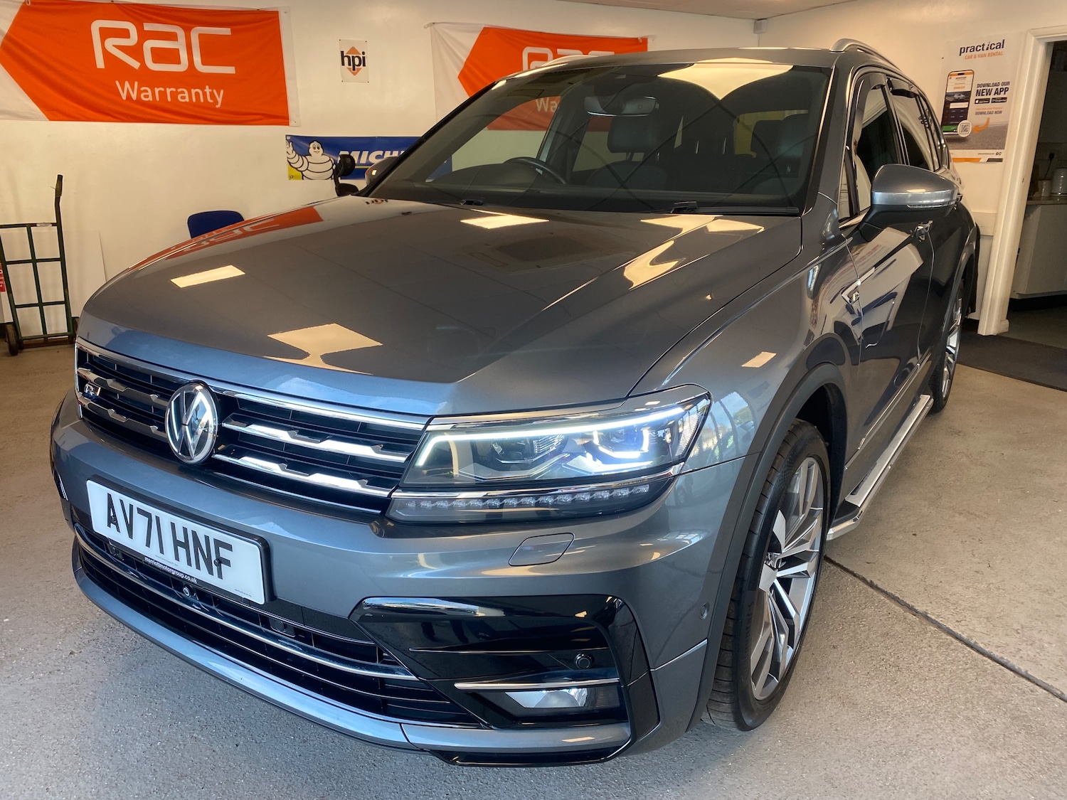 Used Volkswagen Tiguan 2021 for sale - 76224945: Photo 2