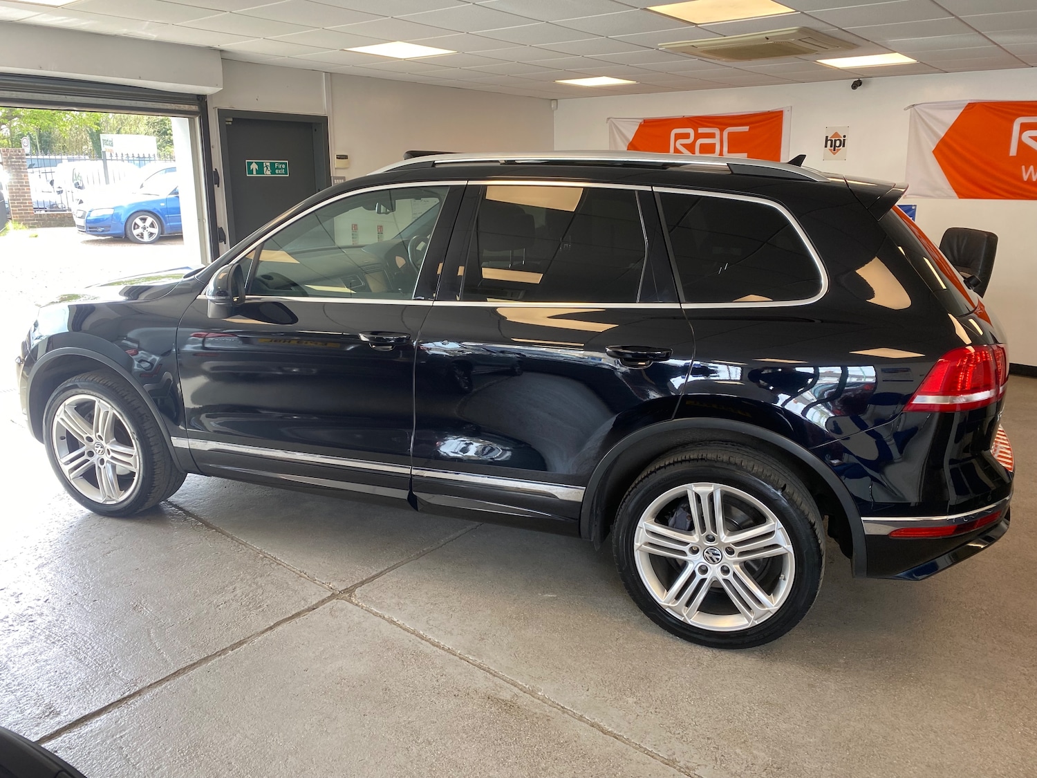 Used Volkswagen Touareg 2015 for sale - 78201525: Photo 11
