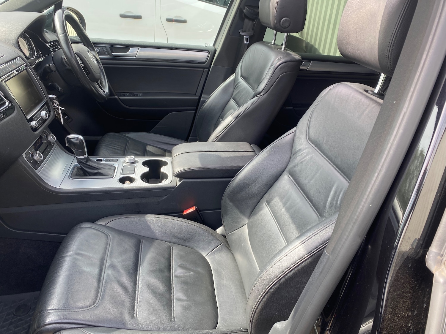 Used Volkswagen Touareg 2015 for sale - 78201525: Photo 25