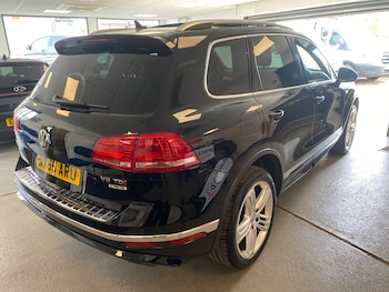 Used Volkswagen Touareg 2015 for sale - 78201525: Photo