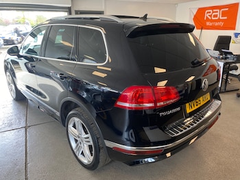 Used Volkswagen Touareg 2015 for sale - 78201525: Photo
