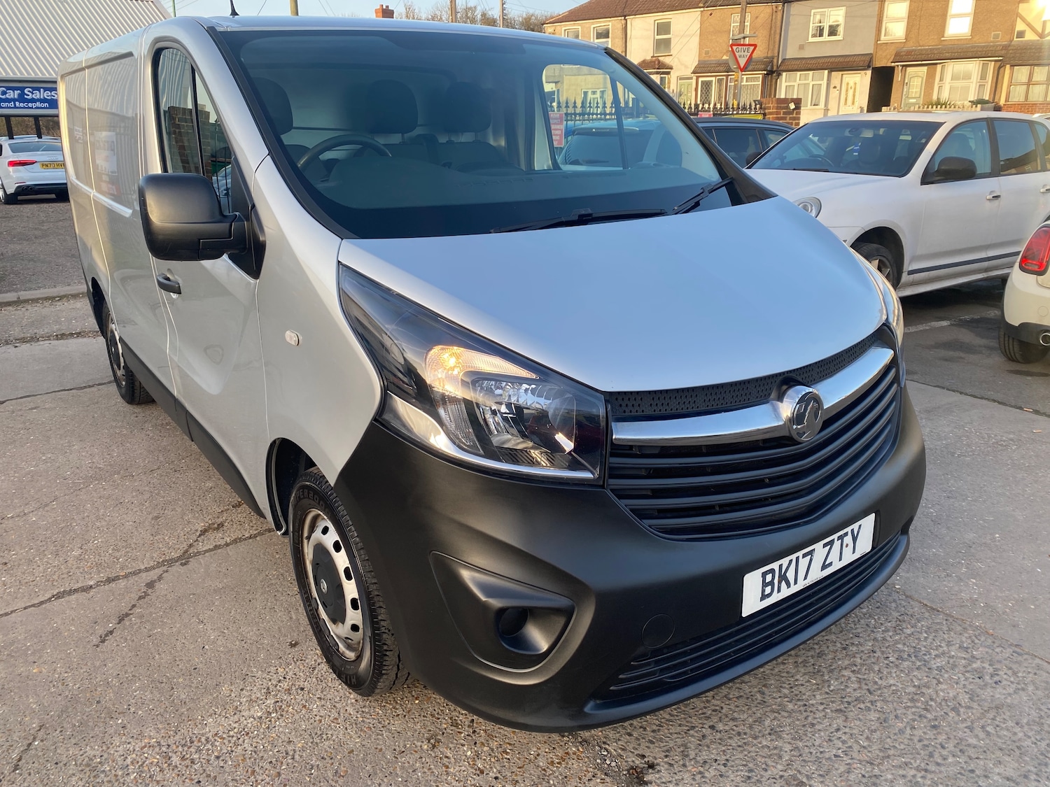 Used Vauxhall Vivaro 2017 for sale - 77666000: Photo 1