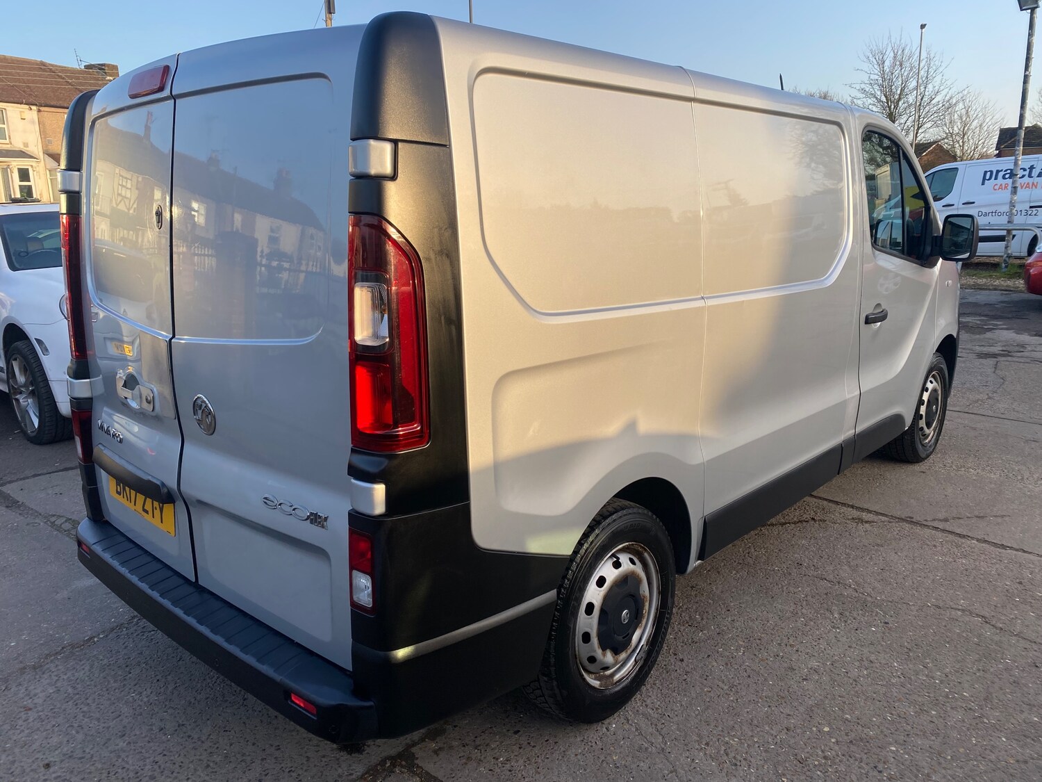 Used Vauxhall Vivaro 2017 for sale - 77666000: Photo 3