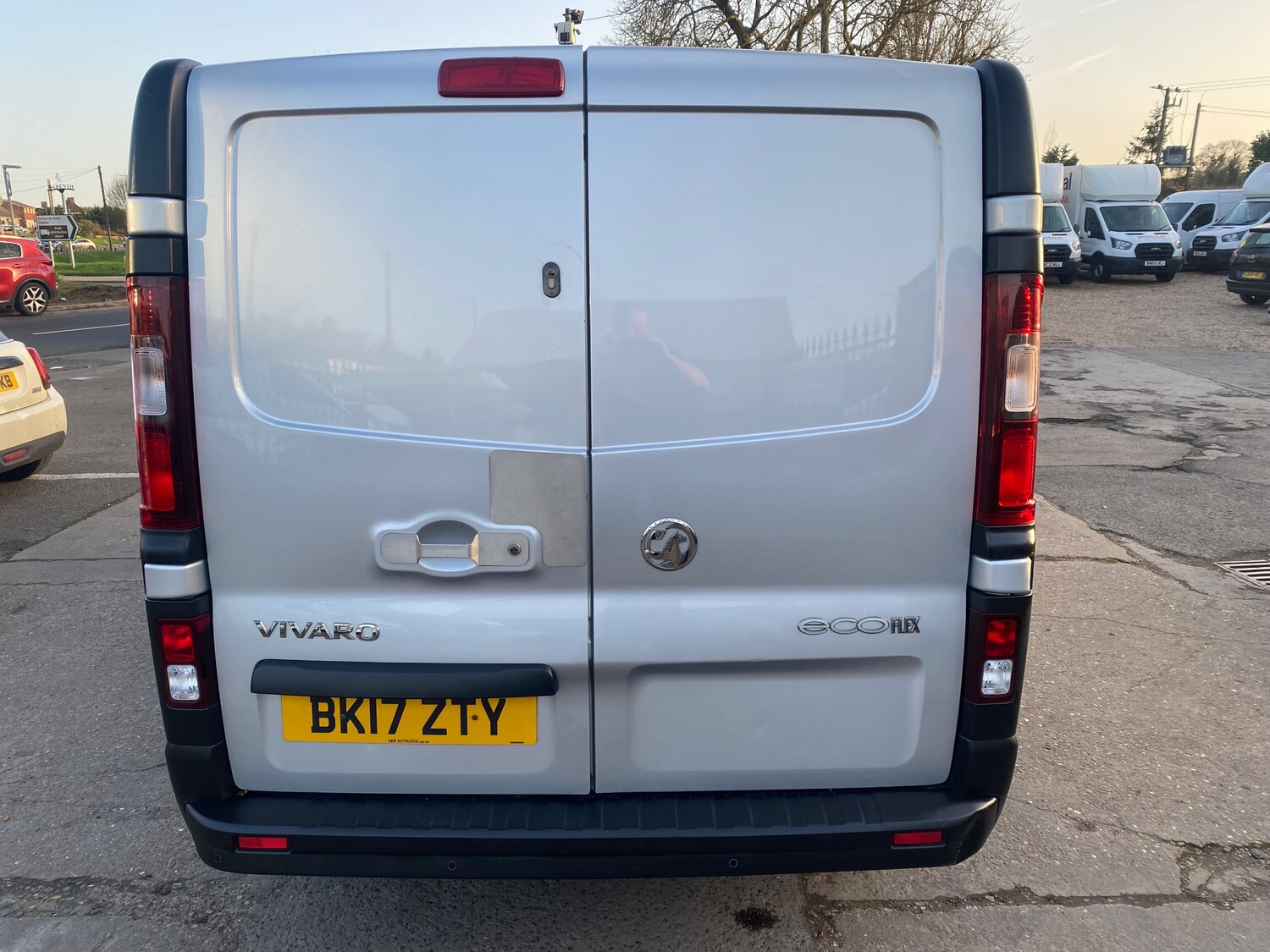 Used Vauxhall Vivaro 2017 for sale - 77666000: Photo 8