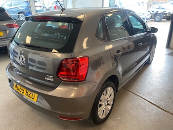 Used Volkswagen Polo 2015 for sale - 76386766: Photo