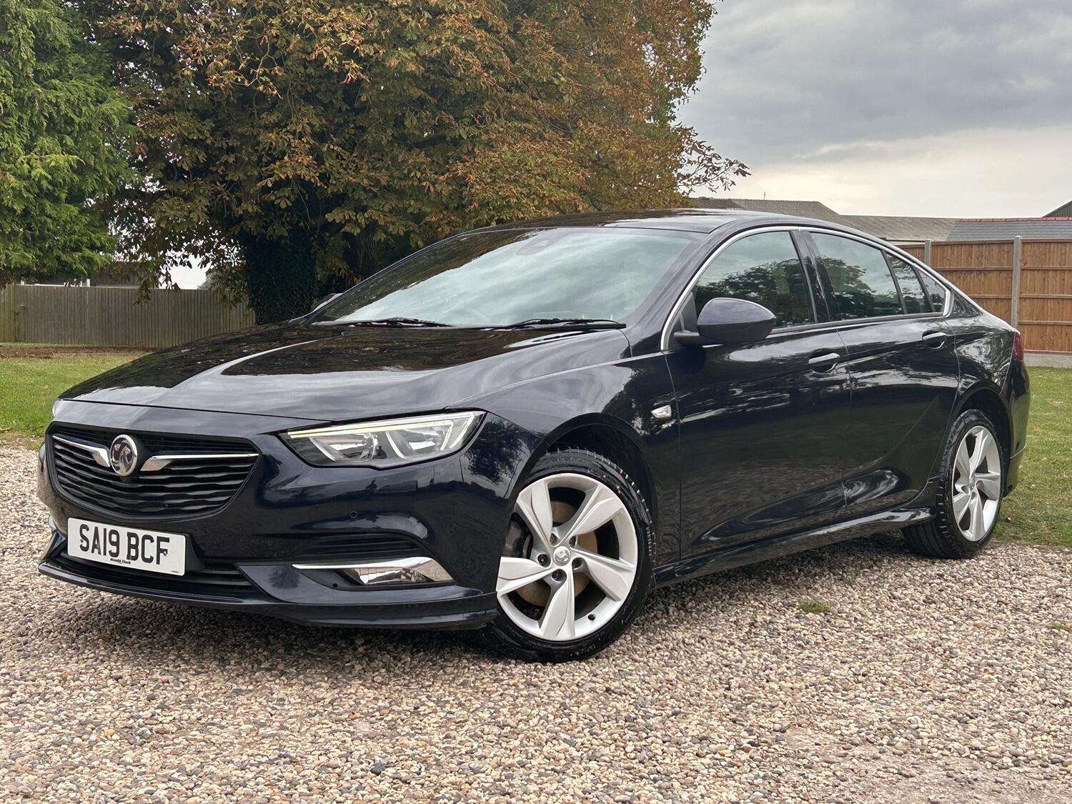 Used Vauxhall Insignia 2019 for sale - 76631560: Photo 1