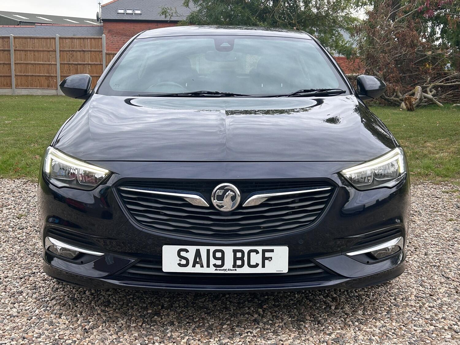 Used Vauxhall Insignia 2019 for sale - 76631560: Photo 2