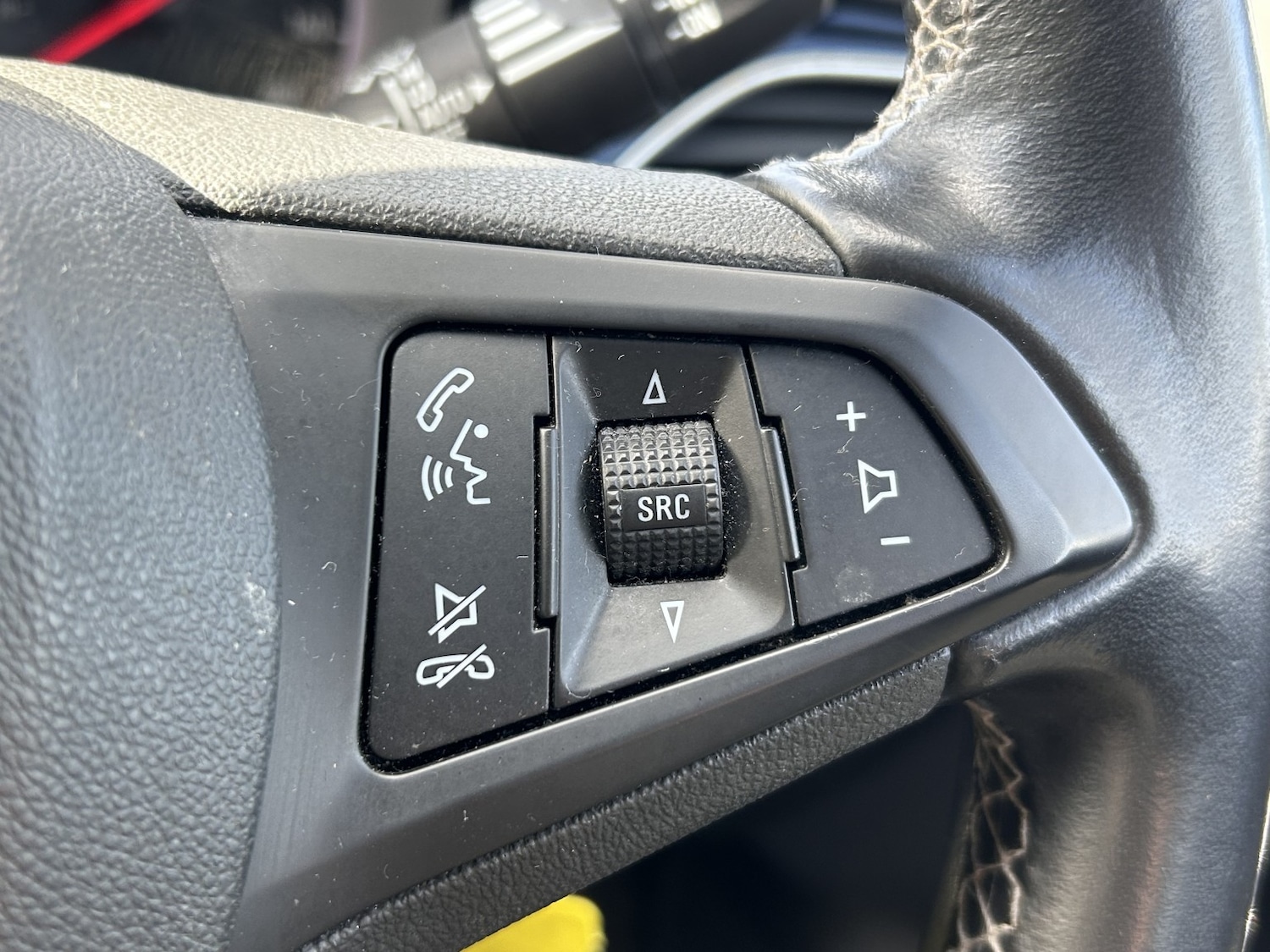 Used Vauxhall Astra 2017 for sale - 77635360: Photo 23